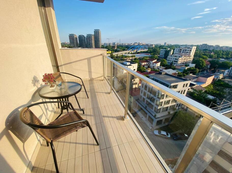 Soho Apartment - City View With Rooftop Garden Bukarest Exteriör bild
