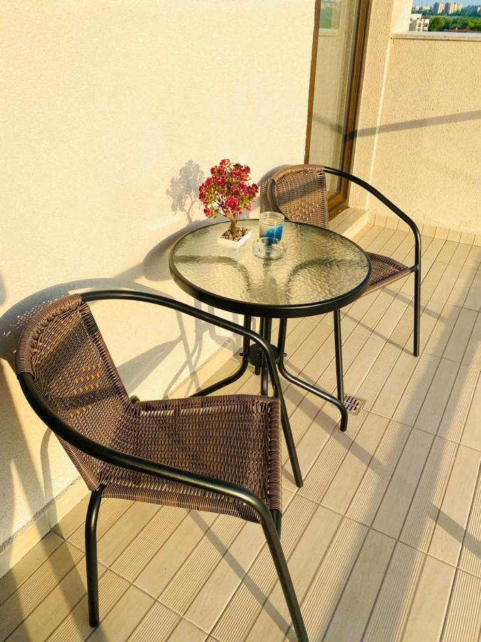 Soho Apartment - City View With Rooftop Garden Bukarest Exteriör bild