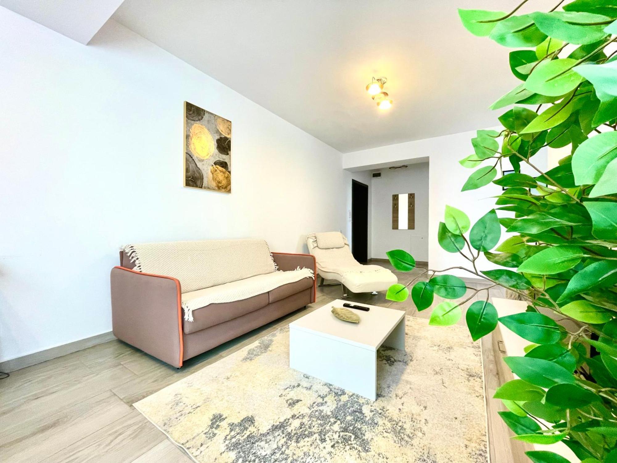 Soho Apartment - City View With Rooftop Garden Bukarest Exteriör bild